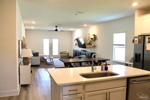 $2,050 | 5709 Friesian Drive, Pensacola, FL 32526