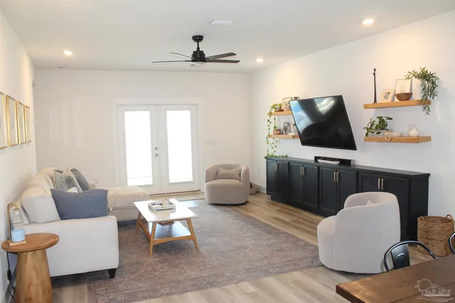 $2,050 | 5709 Friesian Drive, Pensacola, FL 32526