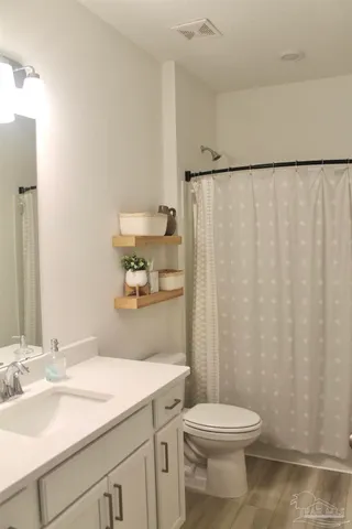 $2,050 | 5709 Friesian Drive, Pensacola, FL 32526