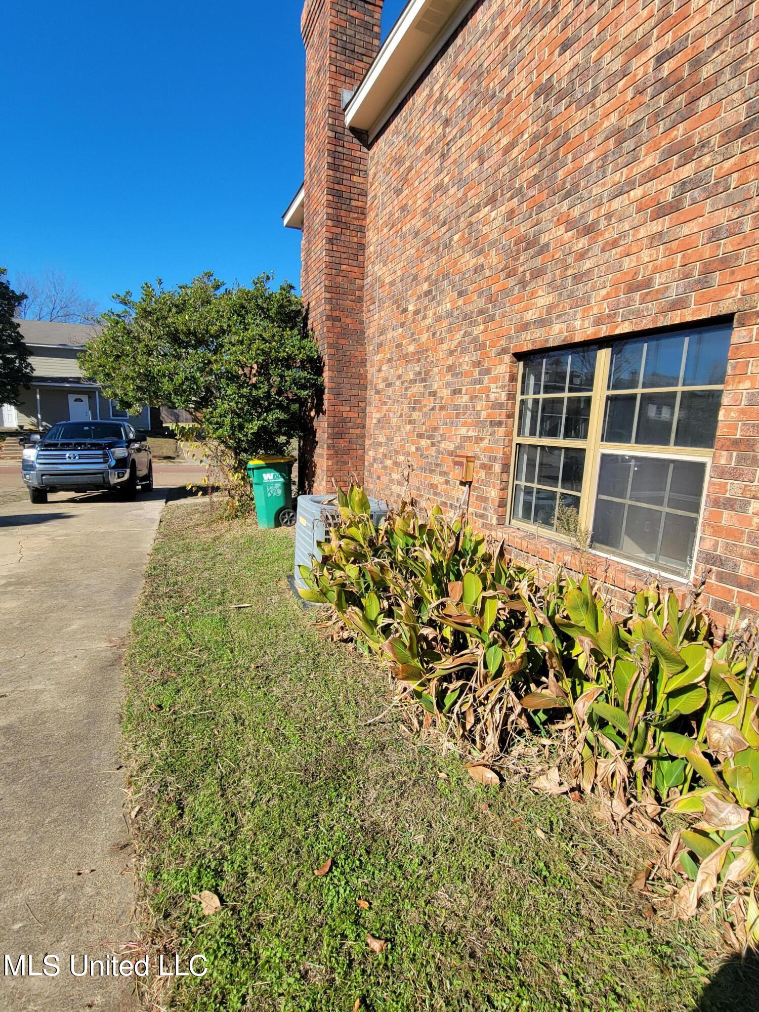 704 Wicklow Place, Unit B Ridgeland, MS 39157 - Photo 16 of 17 20231211_102948