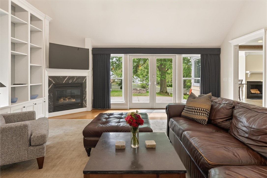 161 Tobey Road Pittsford, NY 14534 - Photo 4 of 50