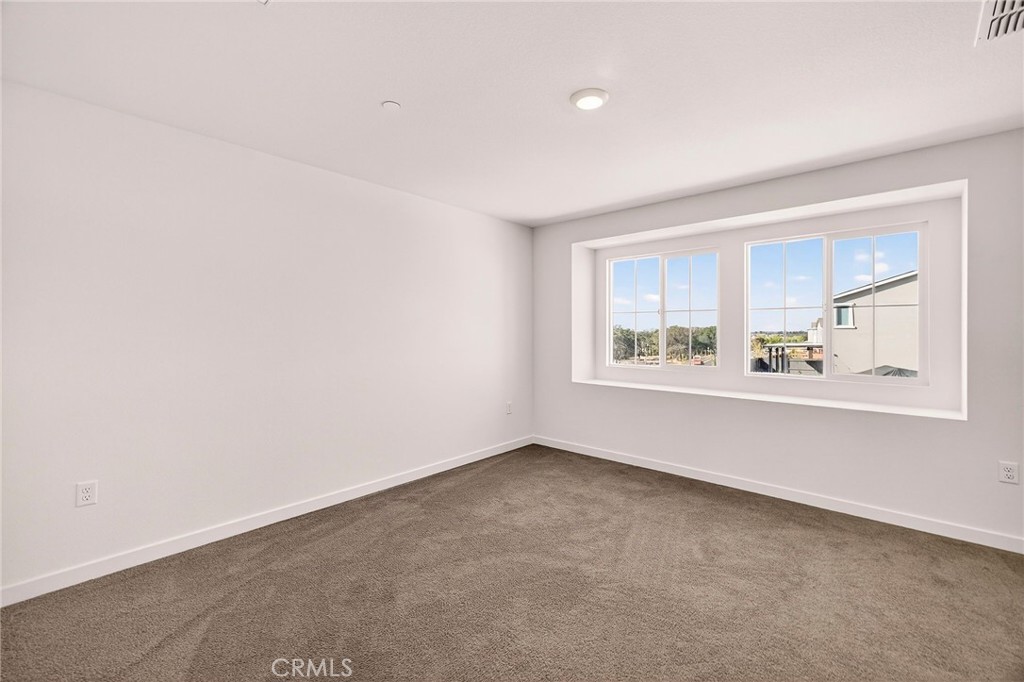 1147 Lentil Way Chico, CA 95928 - Photo 33 of 72 an empty room with a window