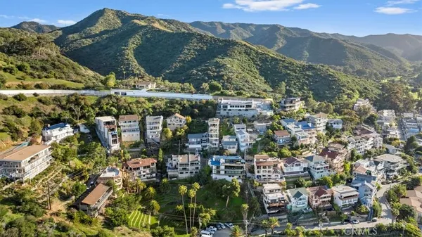 $5,965,000 | 133 Upper Terrace Road, Avalon, CA 90704