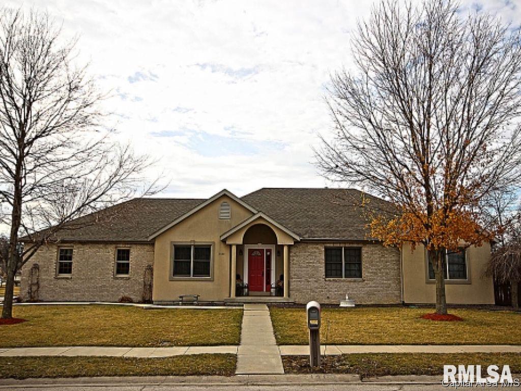 1400 Hosta Street Springfield, IL 62712 - Photo 1 of 25