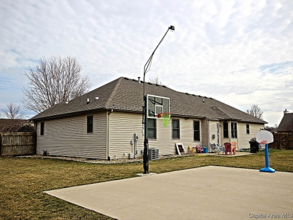 1400 Hosta Street Springfield, IL 62712 - Photo 23 of 25