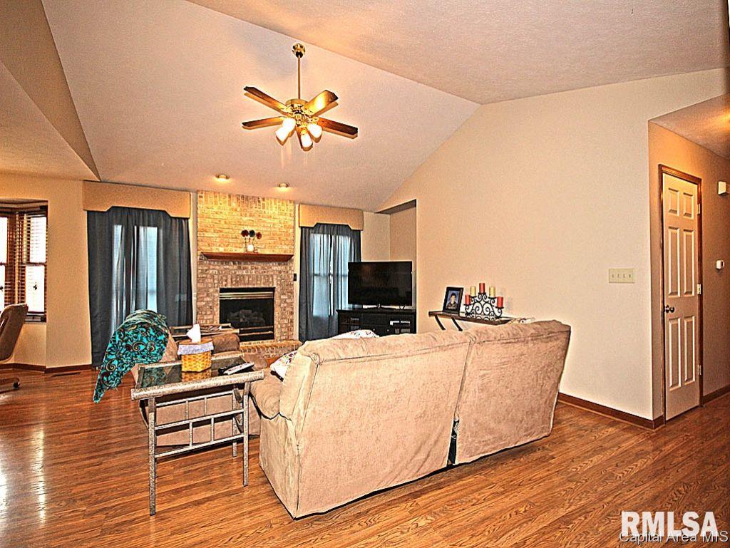 1400 Hosta Street Springfield, IL 62712 - Photo 3 of 25