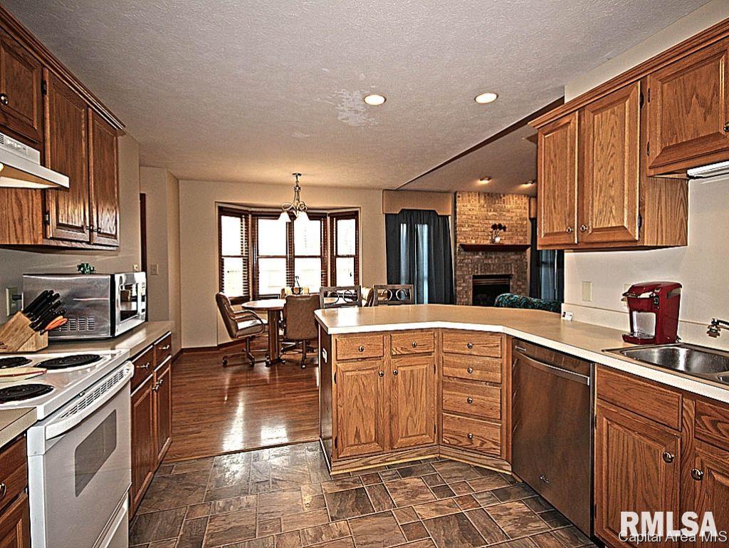 1400 Hosta Street Springfield, IL 62712 - Photo 6 of 25