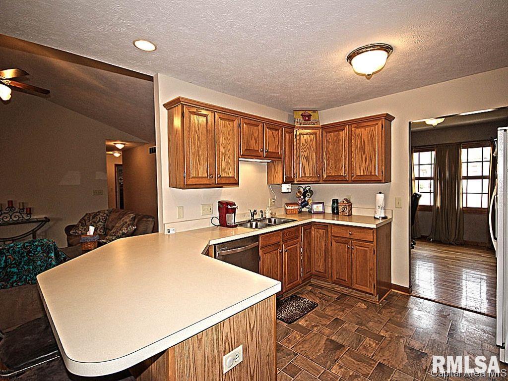 1400 Hosta Street Springfield, IL 62712 - Photo 8 of 25
