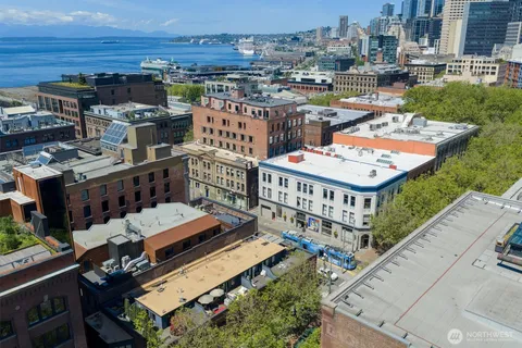 a picture of city view