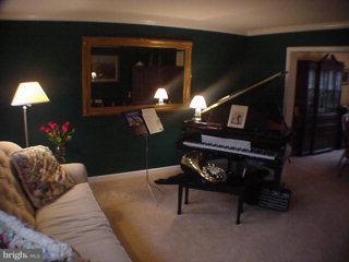 2614 Beechwood Road Lancaster, PA 17601 - Photo 4 of 16 Gallery Image 4