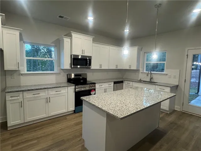 $505,630 | 606 Walnut Crk Parkway, Pendergrass, GA 30567