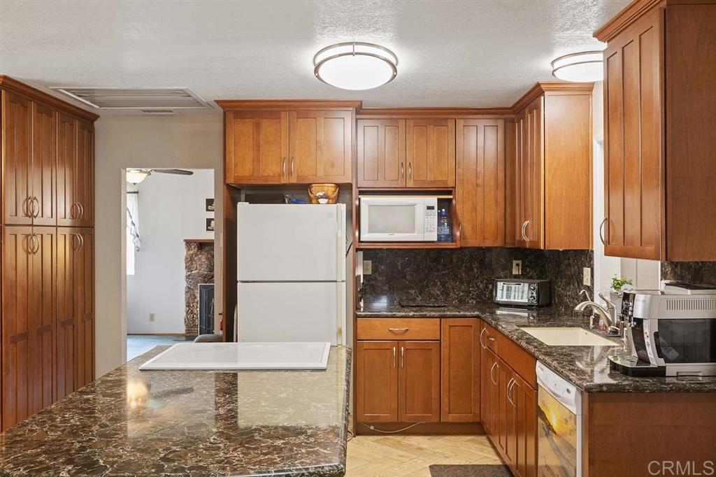 16307 Scarbery Road Ramona, CA 92065 - Photo 4 of 25 Gallery Image 4