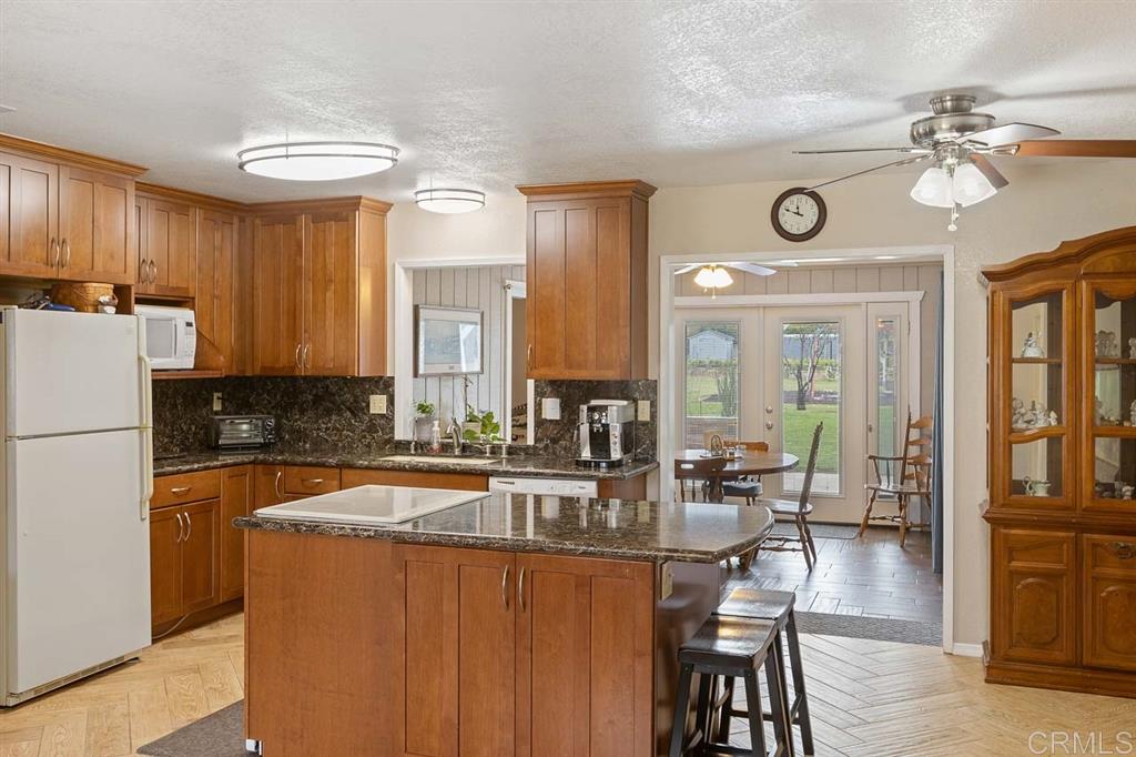 16307 Scarbery Road Ramona, CA 92065 - Photo 5 of 25 Gallery Image 5