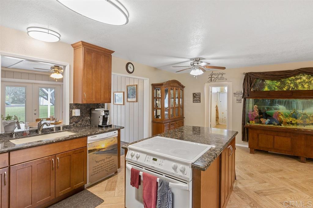 16307 Scarbery Road Ramona, CA 92065 - Photo 6 of 25 Gallery Image 6
