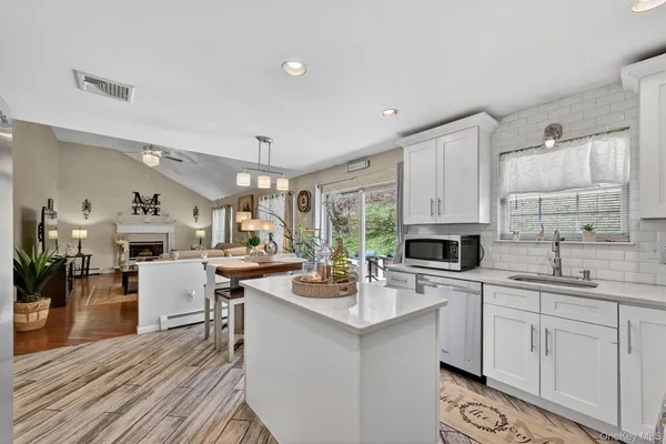 $599,000 | 6 Rutland Lane, Newburgh, NY 12550