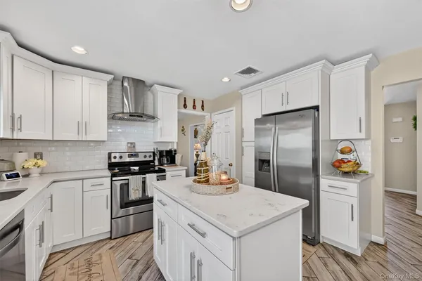 $599,000 | 6 Rutland Lane, Newburgh, NY 12550