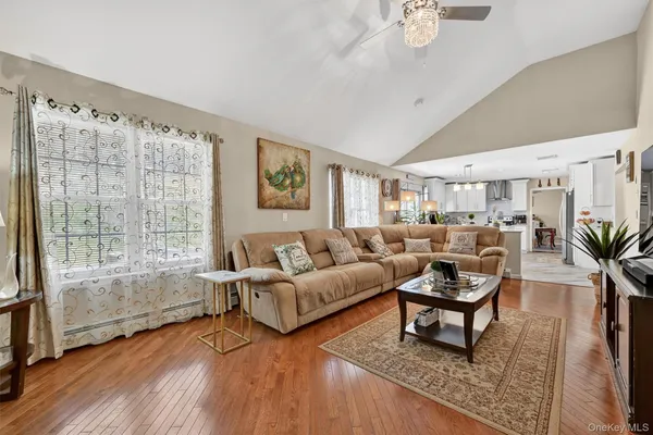 $599,000 | 6 Rutland Lane, Newburgh, NY 12550