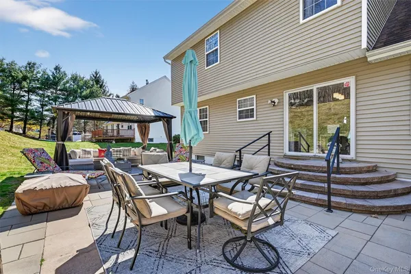 $599,000 | 6 Rutland Lane, Newburgh, NY 12550