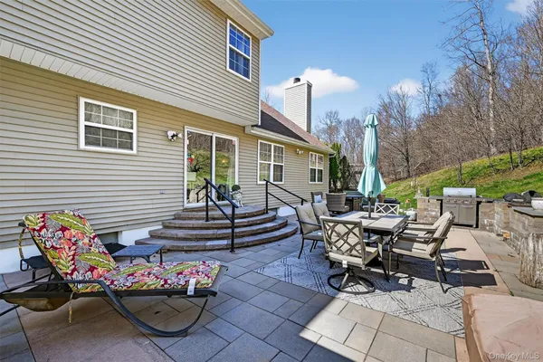 $599,000 | 6 Rutland Lane, Newburgh, NY 12550