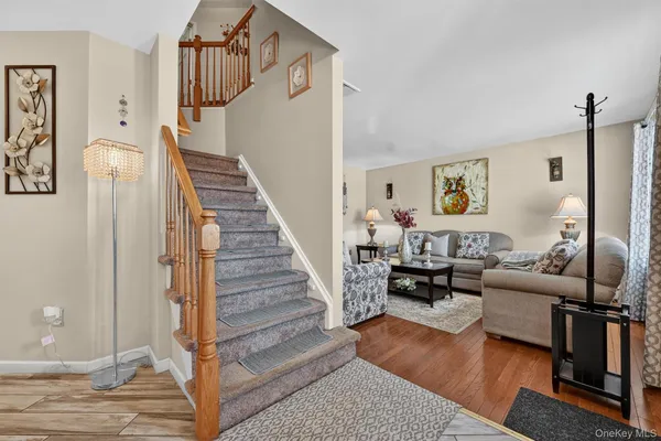 $599,000 | 6 Rutland Lane, Newburgh, NY 12550