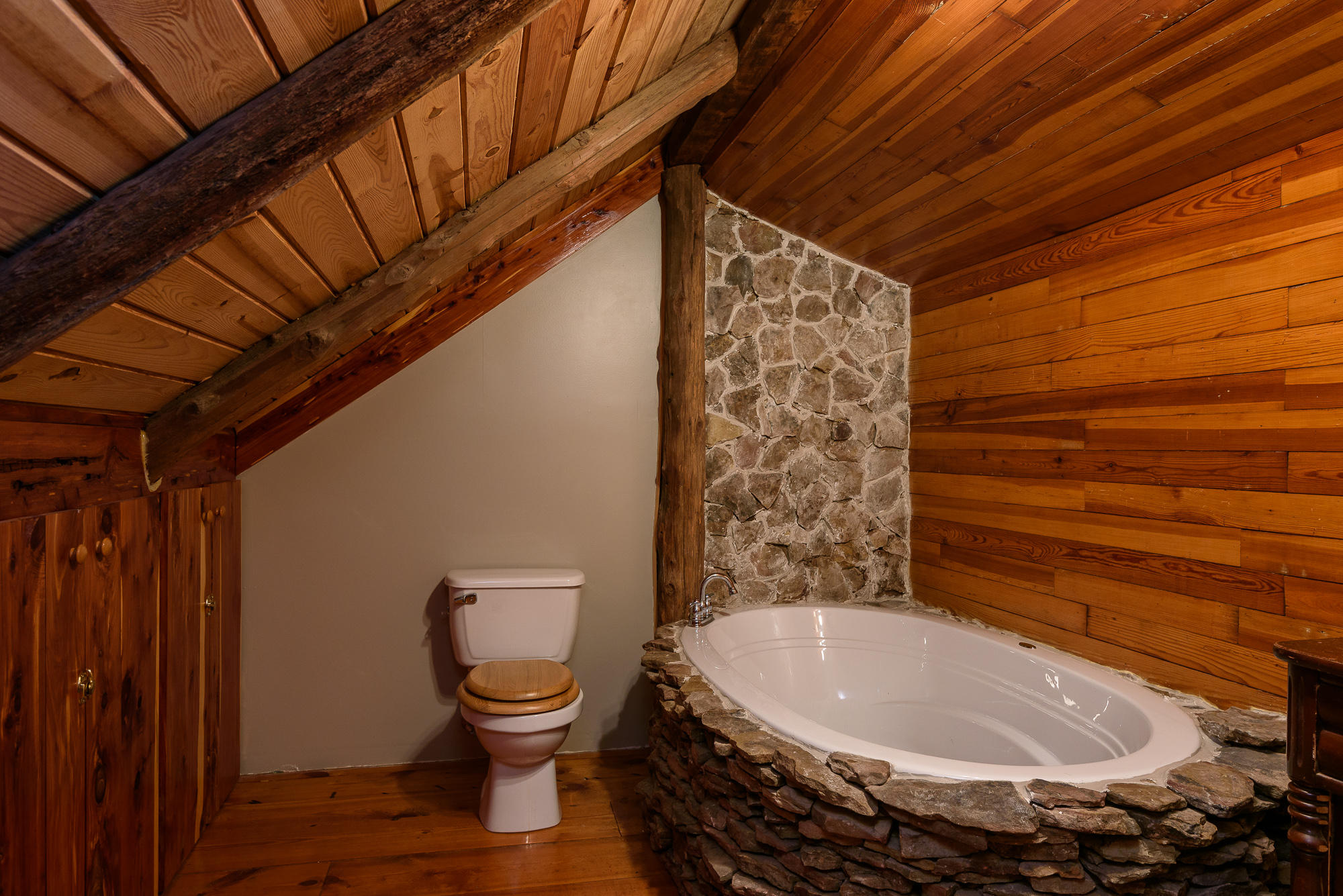 8213 Igou Gap Road Chattanooga, TN 37421 - Photo 24 of 36 Upstairs Bath