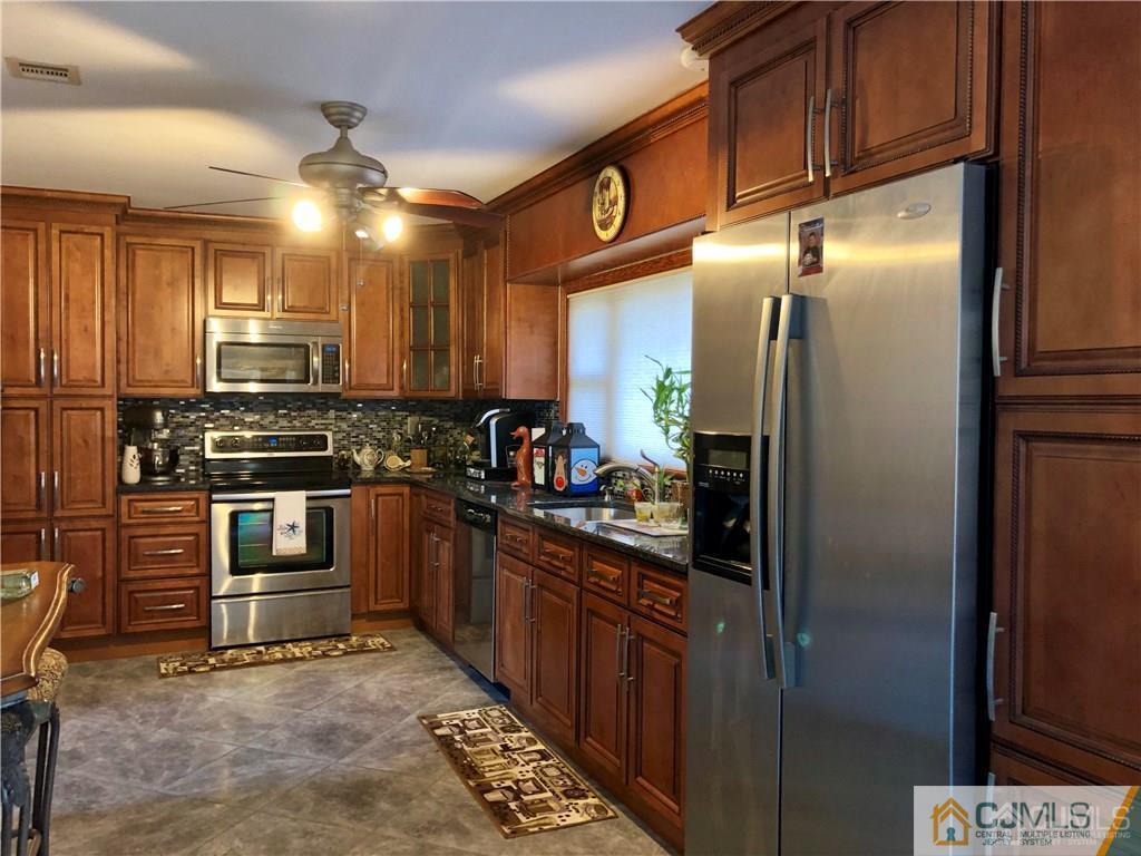 21 Kimberly Road Colonia, NJ 07067 - Photo 2 of 11 Gallery Image 2