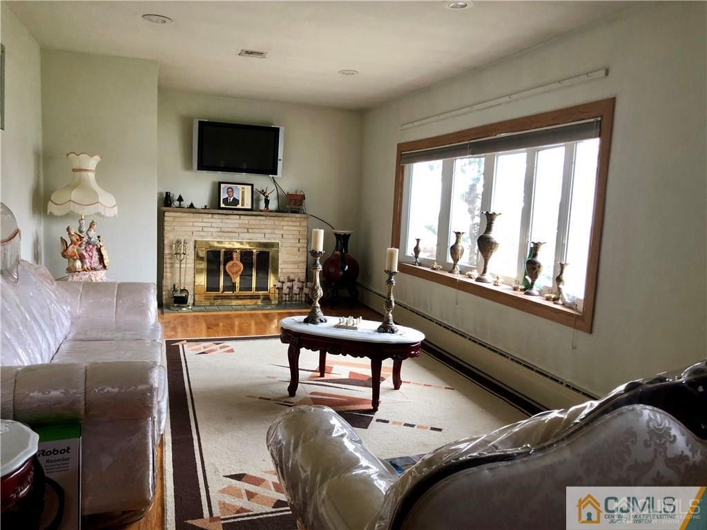 21 Kimberly Road Colonia, NJ 07067 - Photo 3 of 11 Gallery Image 3