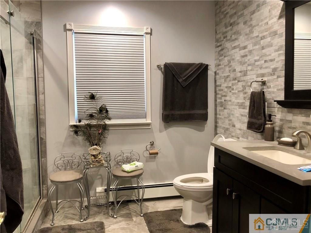 21 Kimberly Road Colonia, NJ 07067 - Photo 7 of 11 Gallery Image 7