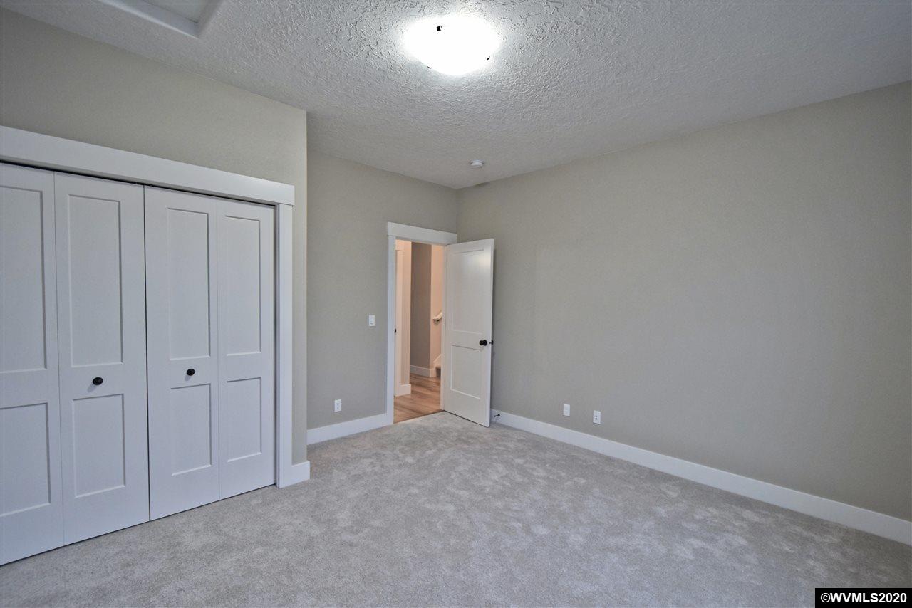 5246 Davis Street Turner, OR 97392 - Photo 3 of 24