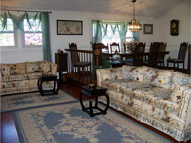 110 Mt View Road Narragansett, RI 02882 - Photo 19 of 25 Living Room.