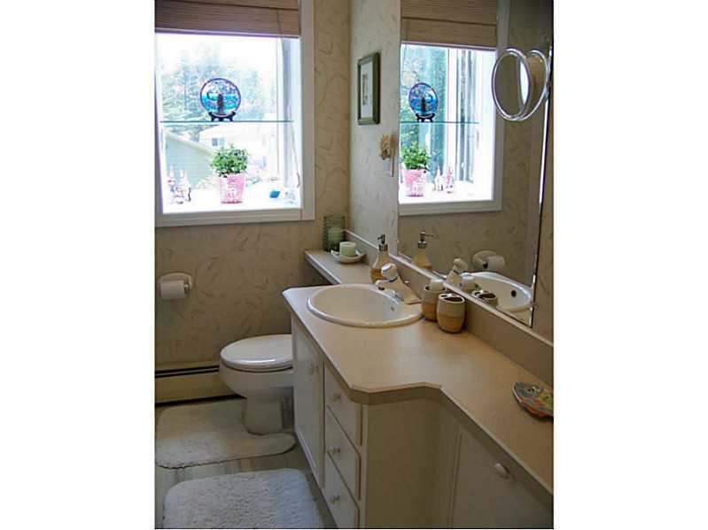 110 Mt View Road Narragansett, RI 02882 - Photo 23 of 25 Bathroom.