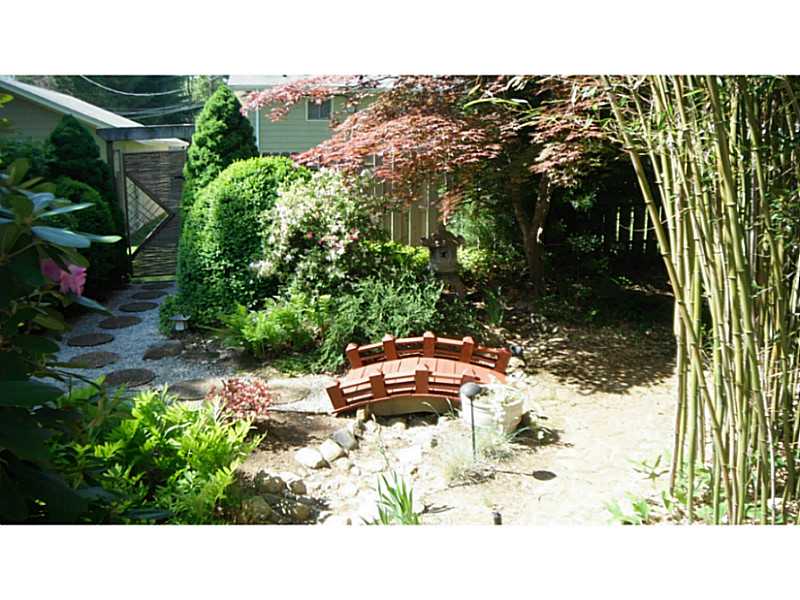 110 Mt View Road Narragansett, RI 02882 - Photo 4 of 25 Yard/Garden.