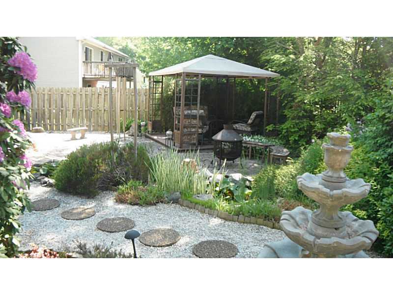110 Mt View Road Narragansett, RI 02882 - Photo 5 of 25 Yard/Garden.