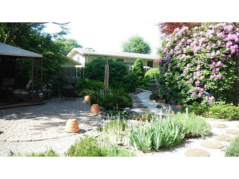 110 Mt View Road Narragansett, RI 02882 - Photo 7 of 25 Yard/Garden.