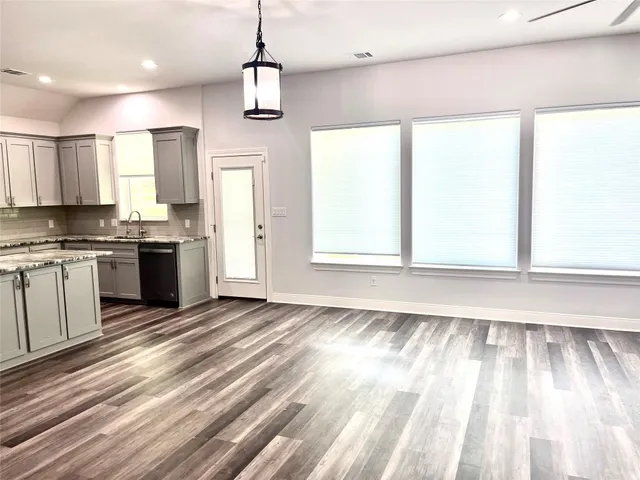 $2,775 | 108 Keamuku Court, Bastrop, TX 78602