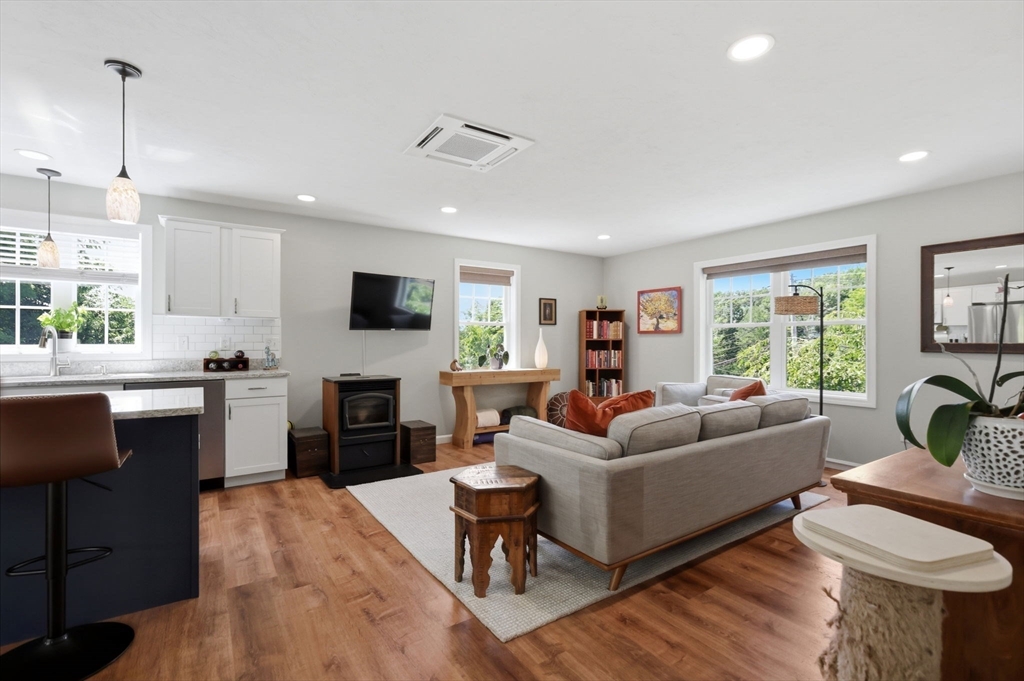 12 Cliff Street Worcester, MA 01607 - Photo 12 of 42