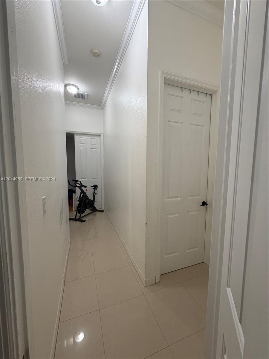 8208 Southwest 166th Place Miami, FL 33193 - Photo 13 of 37