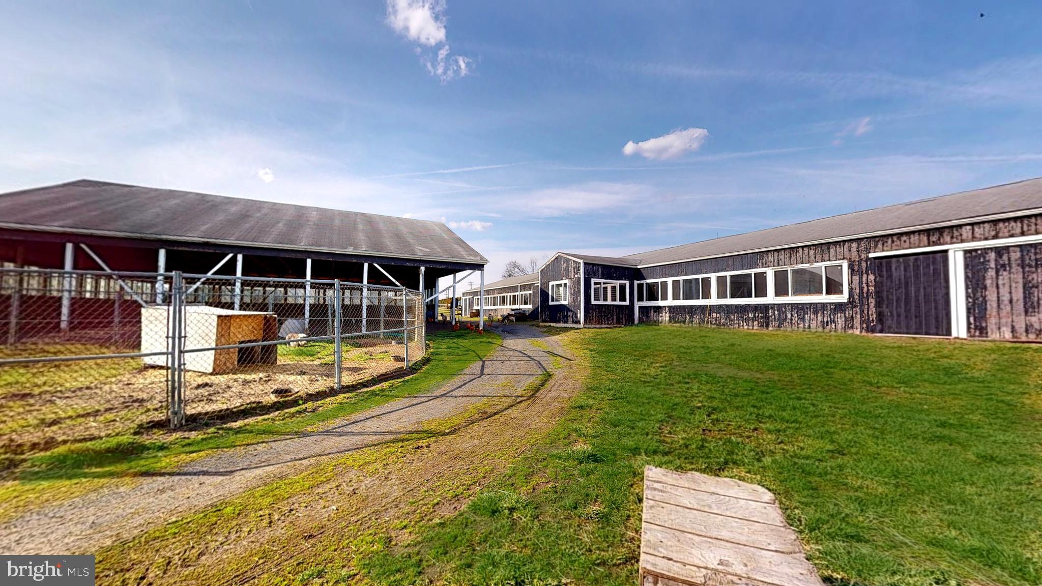 20 stall Barn and small covered riding arena