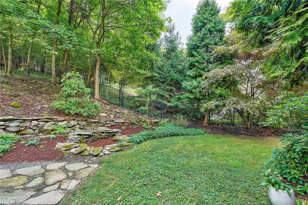 610 Woodside Road Pittsburgh, PA 15221 - Photo 24 of 25 Gallery Image 24