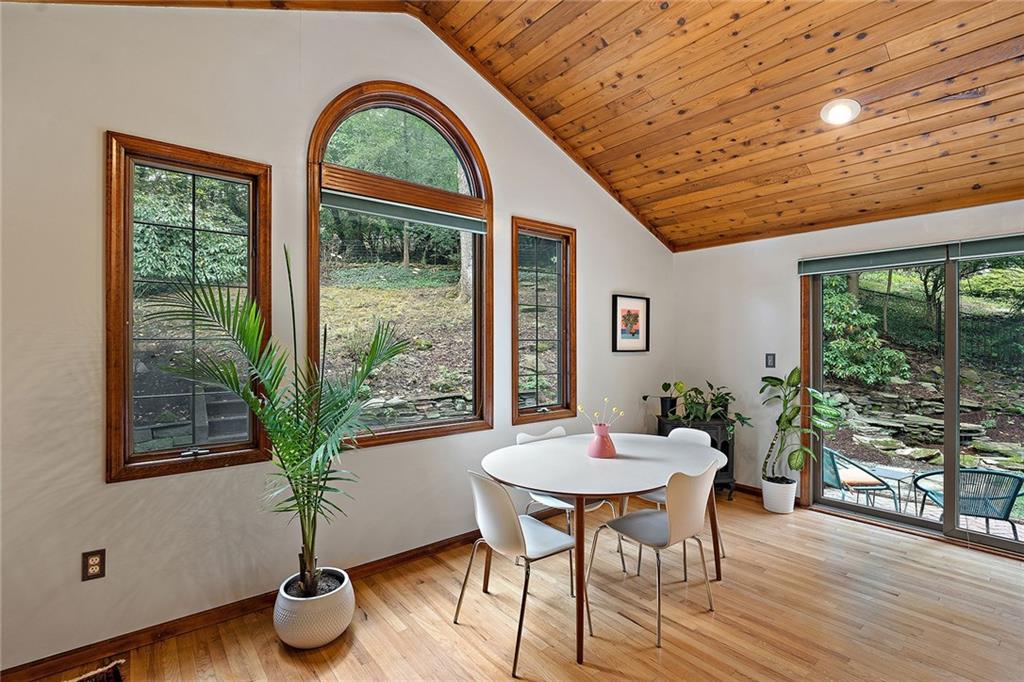 610 Woodside Road Pittsburgh, PA 15221 - Photo 10 of 25 Gallery Image 10