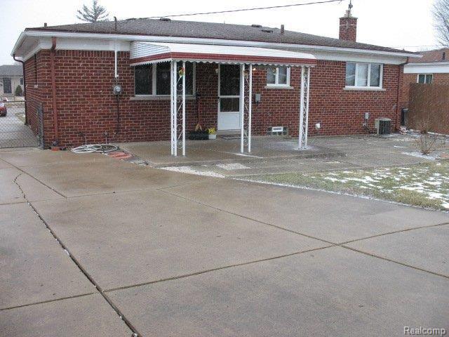 32728 Bunert Road Warren, MI 48088 - Photo 9 of 11 024.JPG