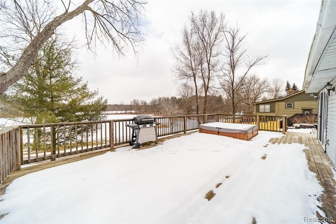 2531 Henry Road Lapeer, MI 48446 - Photo 10 of 12 2531 Henry Rd Lapeer-12.jpg
