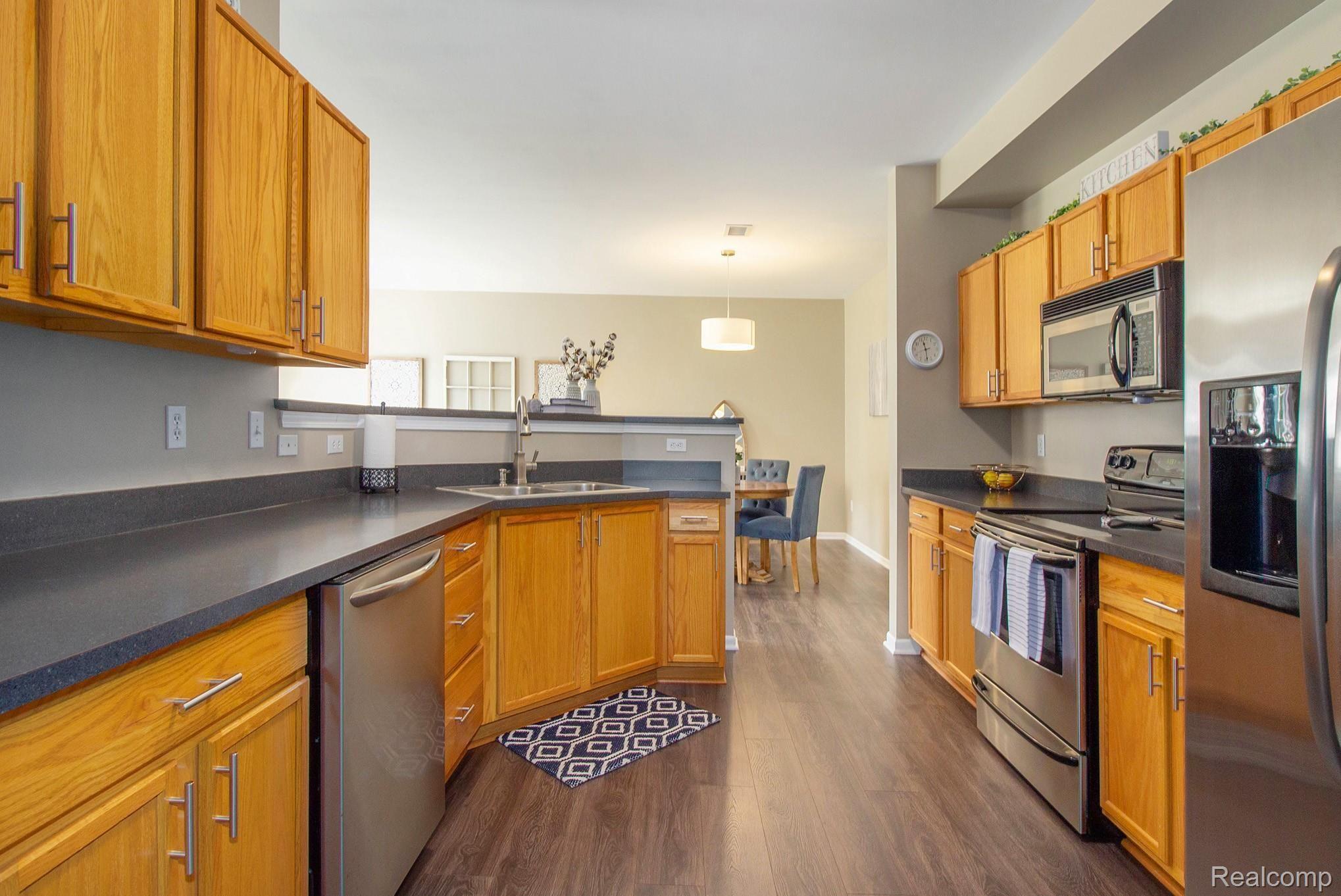 4296 Hampton Ridge Boulevard Howell, MI 48843 - Photo 7 of 20 IMG_0334.jpg
