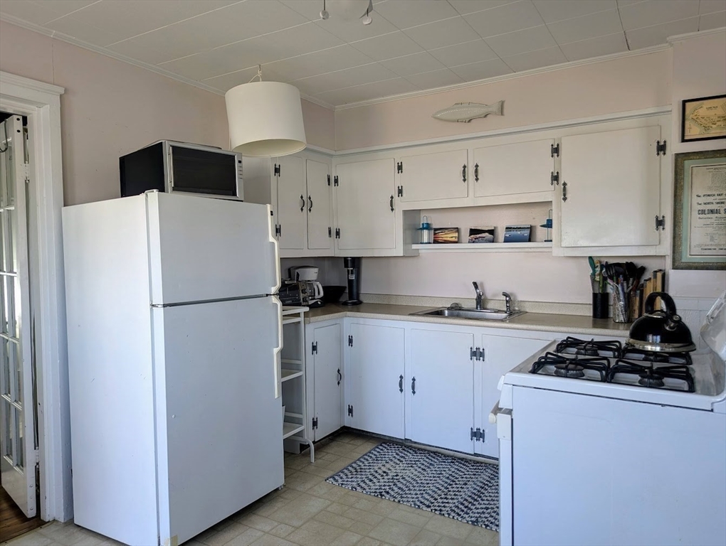 12 Cove Road Ipswich, MA 01938 - Photo 10 of 33