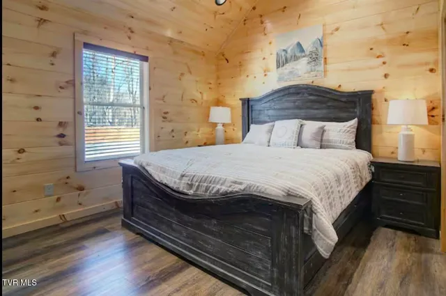 $975,000 | 817 String Run Way, Crab Orchard, TN 37723