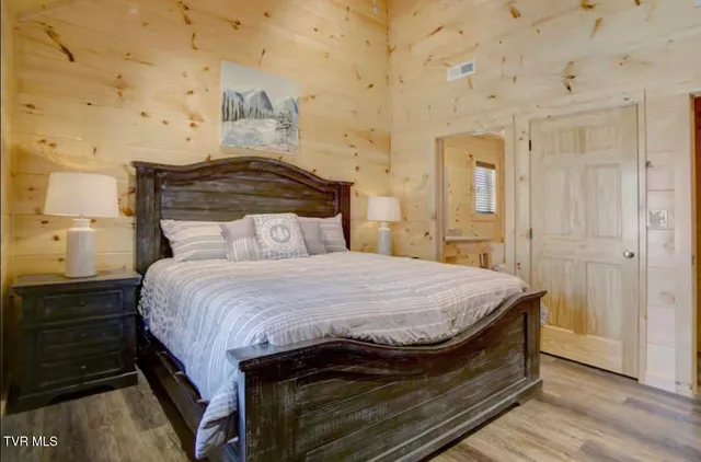 $975,000 | 817 String Run Way, Crab Orchard, TN 37723