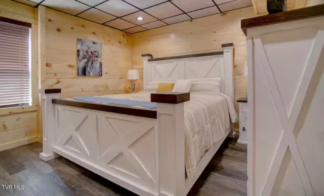 $975,000 | 817 String Run Way, Crab Orchard, TN 37723