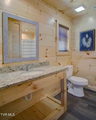 $975,000 | 817 String Run Way, Crab Orchard, TN 37723