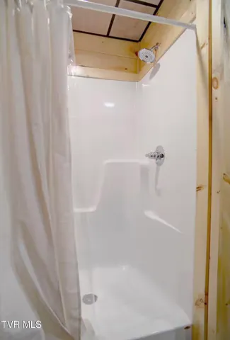 $975,000 | 817 String Run Way, Crab Orchard, TN 37723