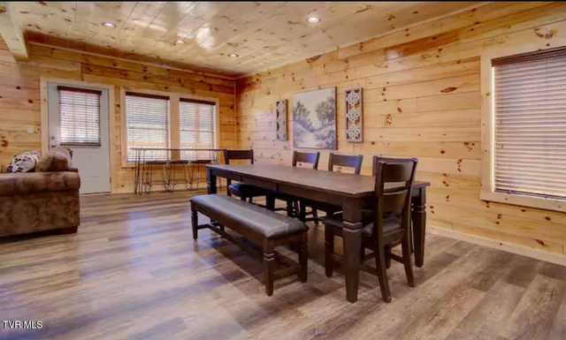 $975,000 | 817 String Run Way, Crab Orchard, TN 37723